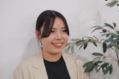 三枝 真衣