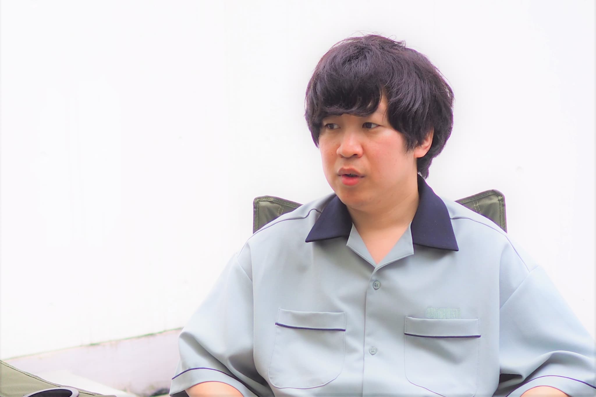 所属の木村なつみさんのブランド「Last SAMPLE」のボーリングシャツを着用