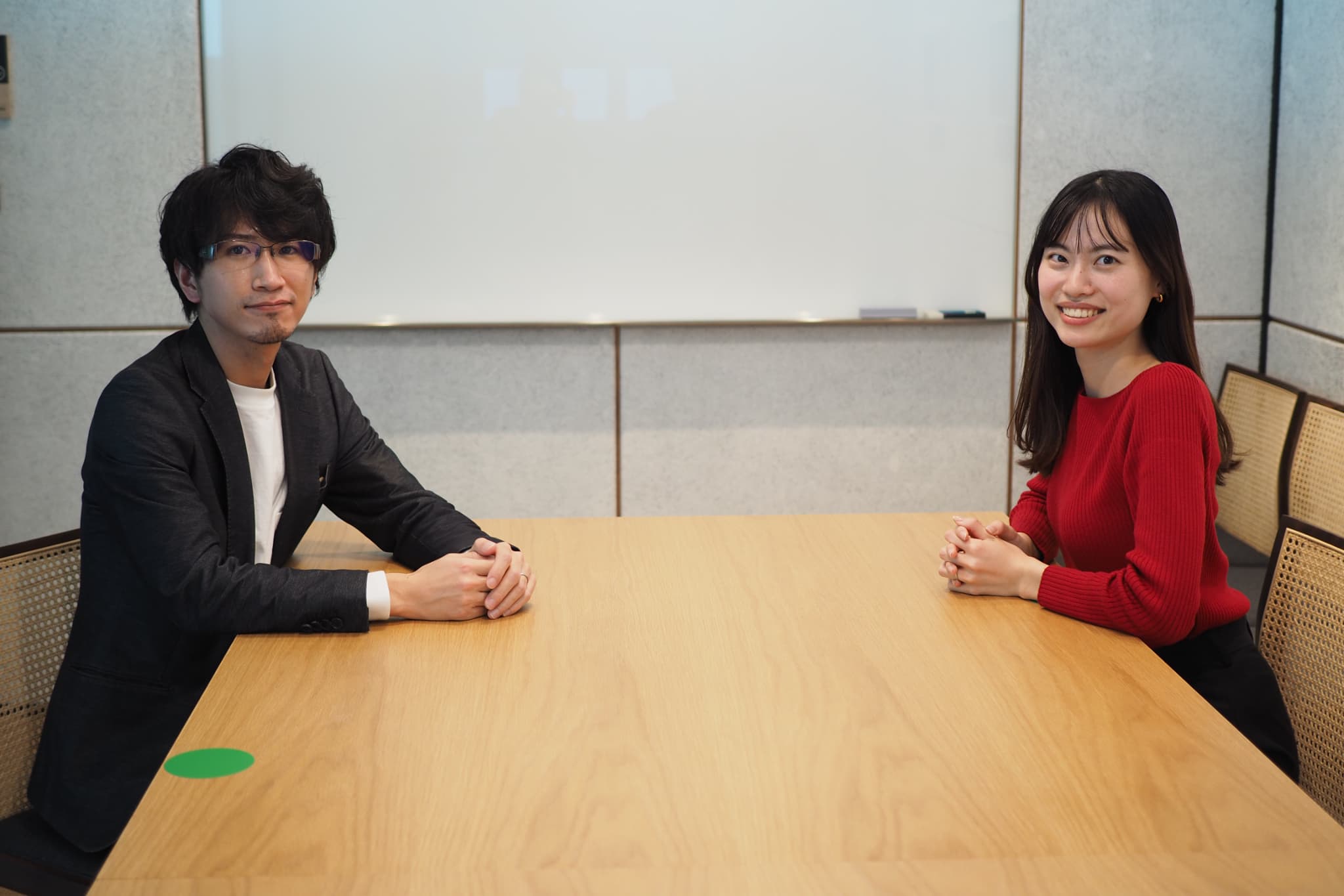 IT人材事業本部 CS部の増田さま(左)と広報の荒川さま(右)