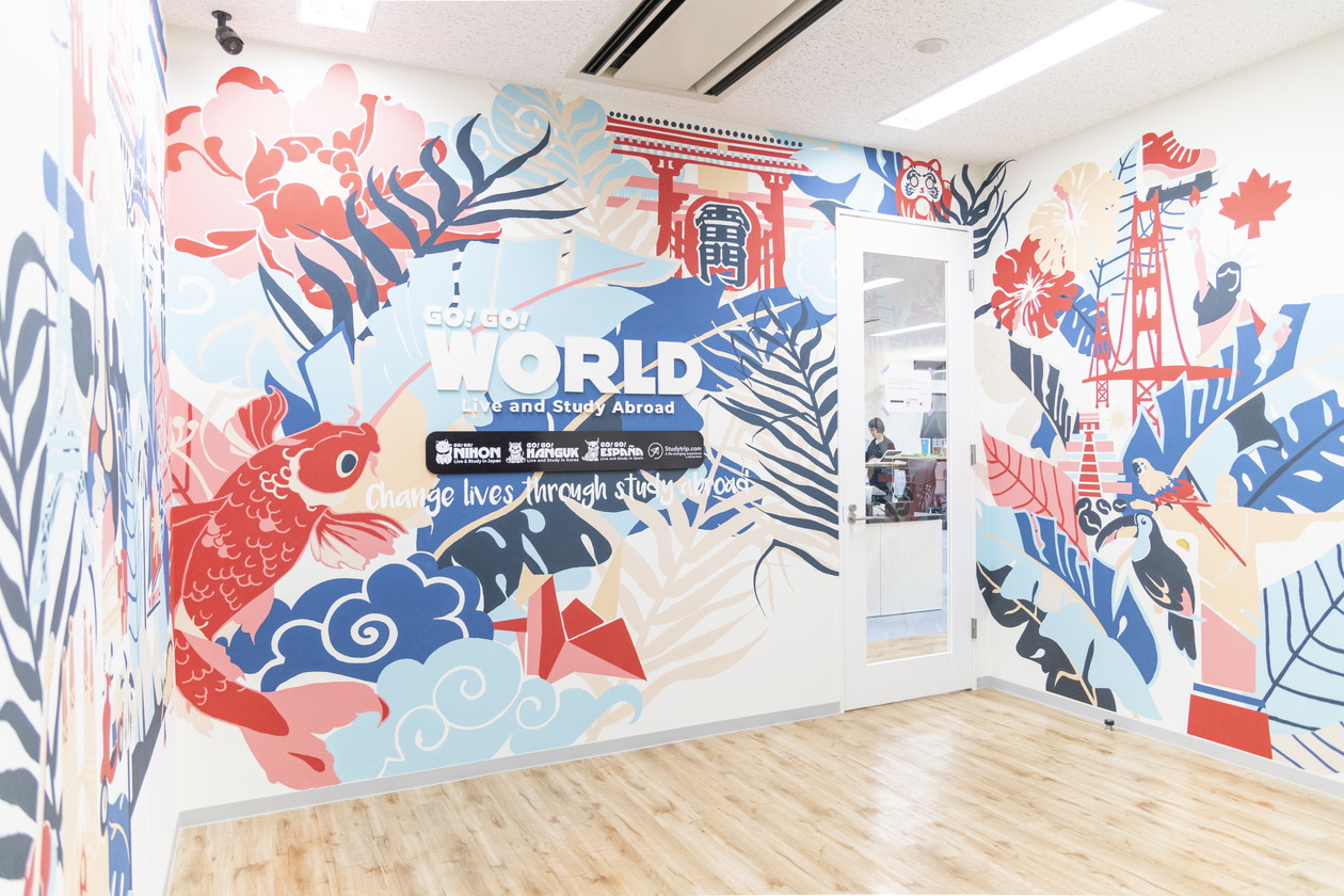 GoGo World_エントランスのアート