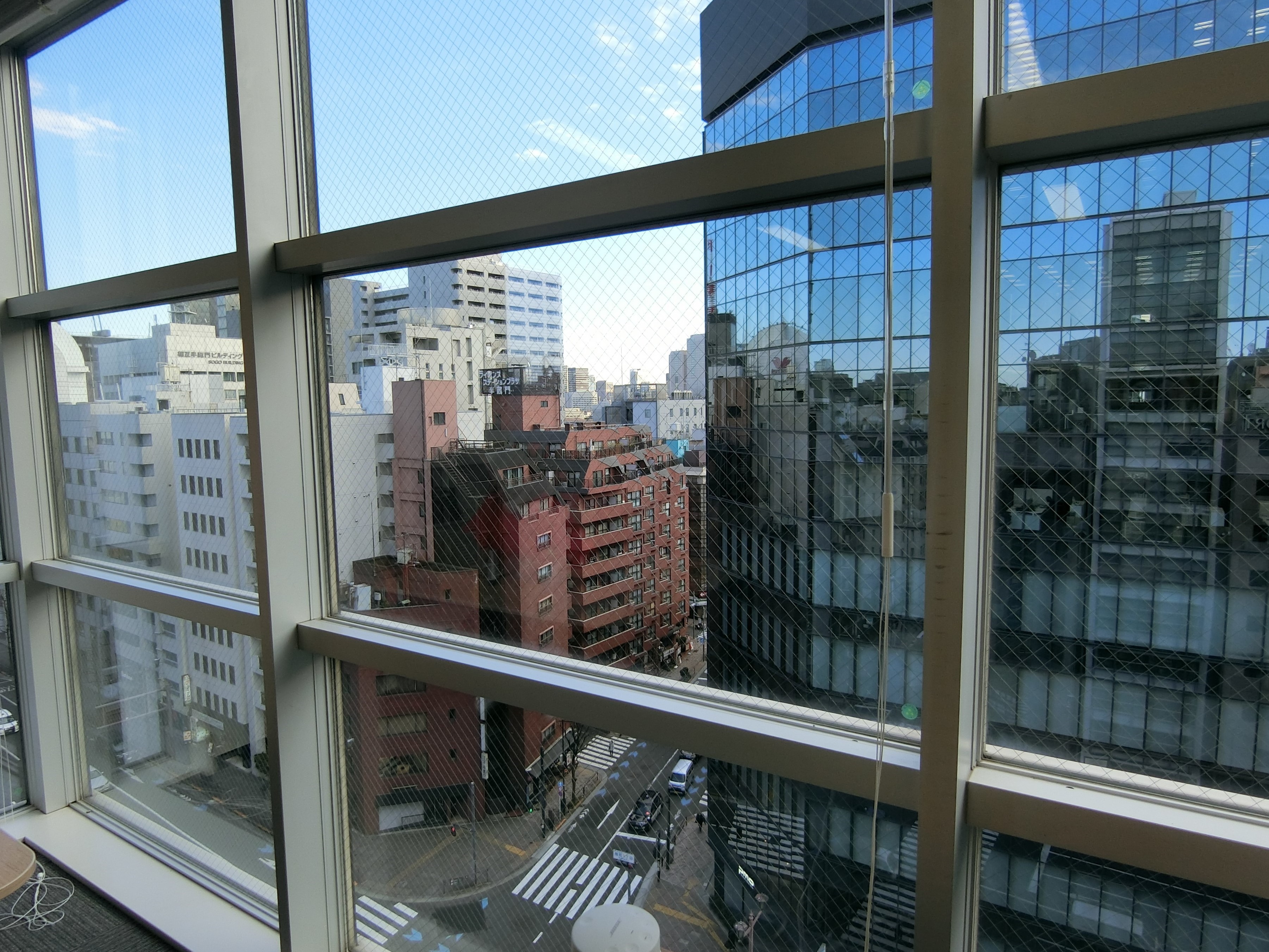 明るい全面窓