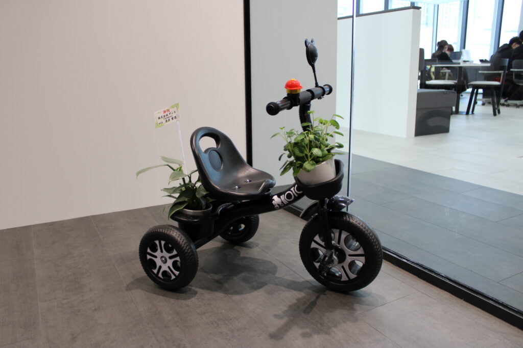 三輪車のオブジェ