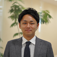 営業担当:阪口