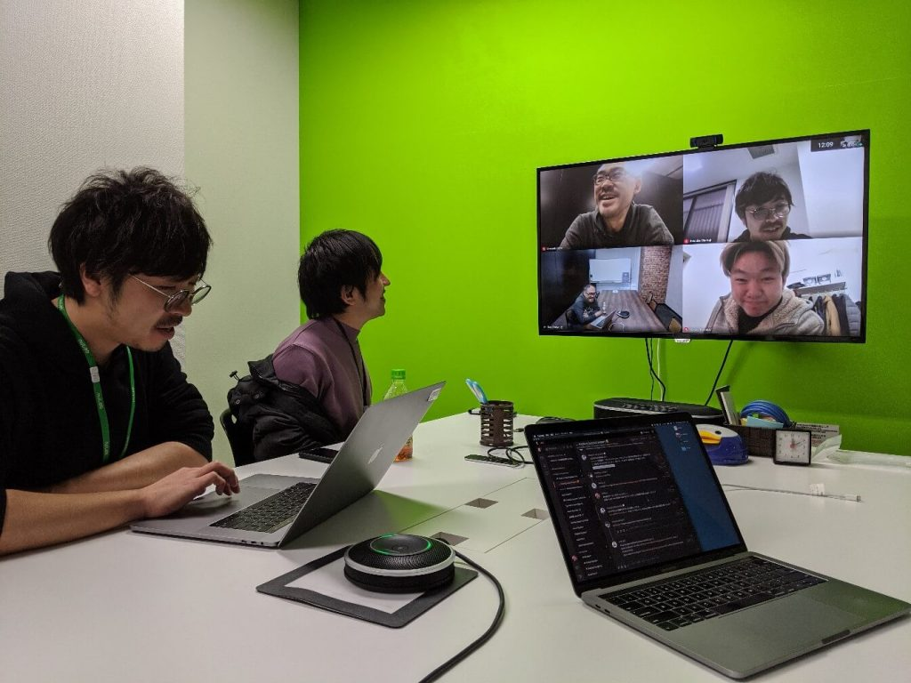 ヌーラボでは、コロナ前から日常的にリモート会議が行われている