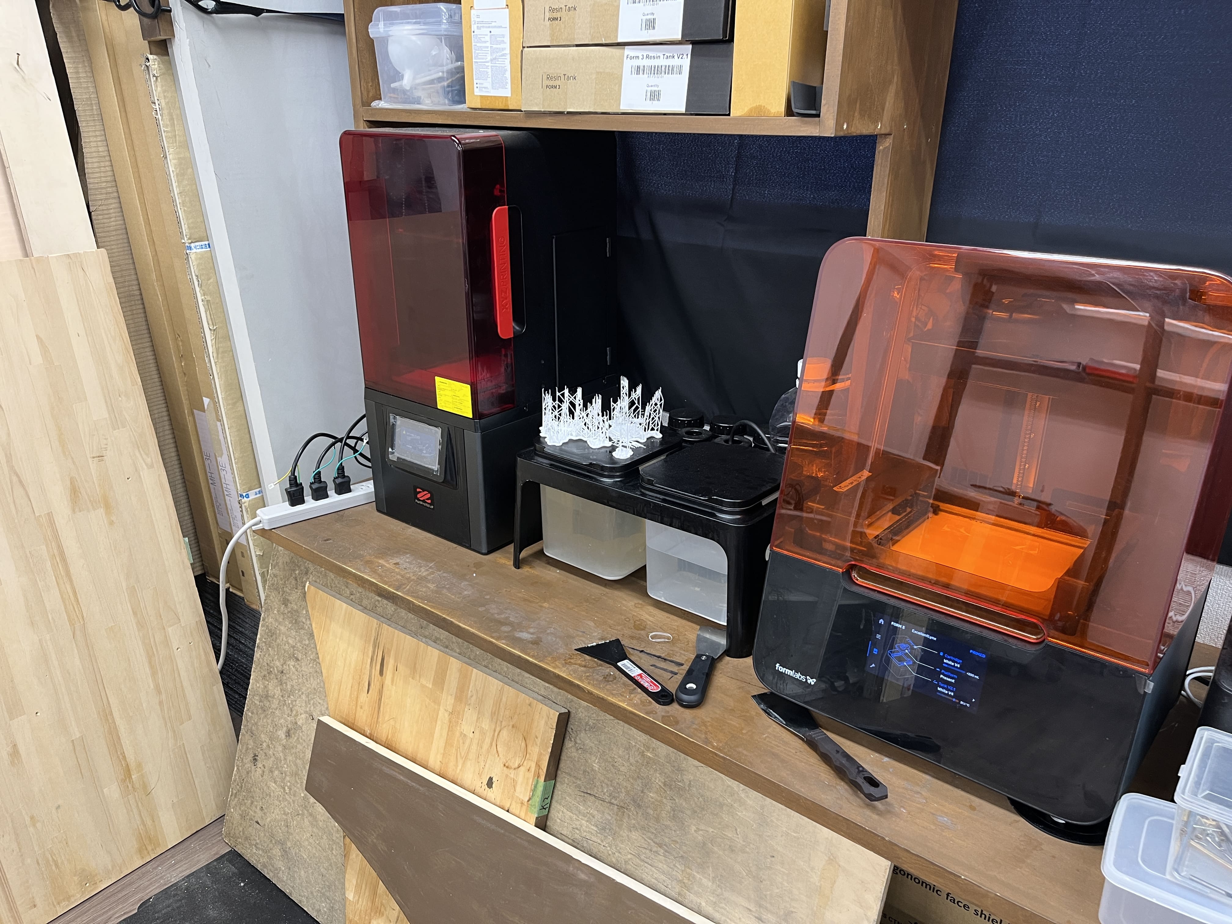 アトリエには様々な機材が