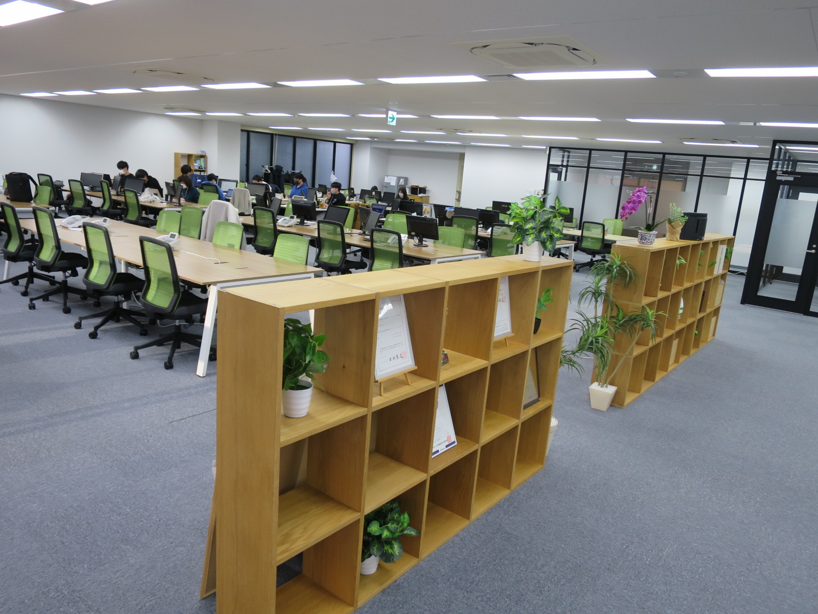 間仕切り代わりの棚