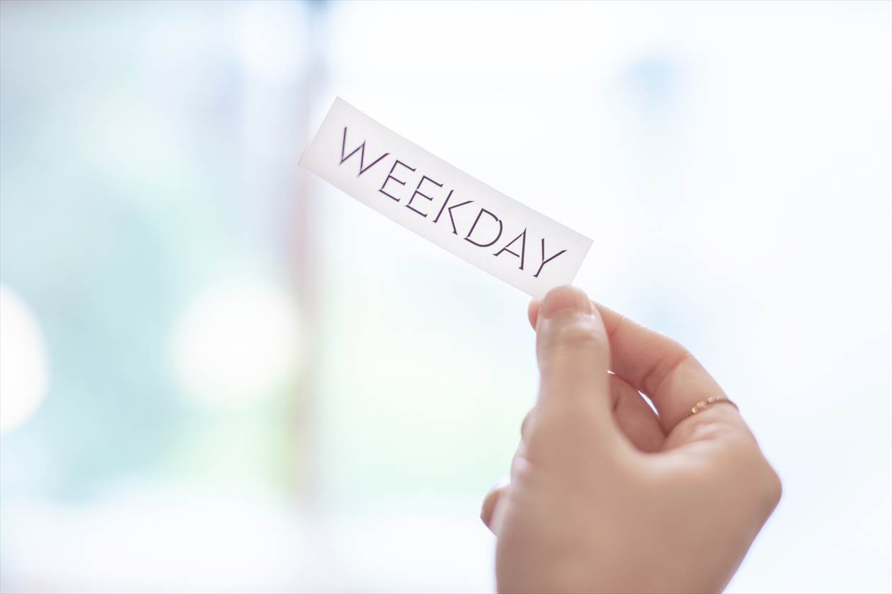 img_weekday_ロゴ