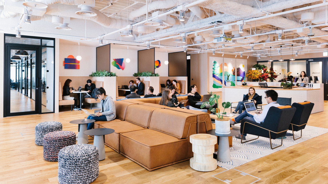 WeWork丸の内北口